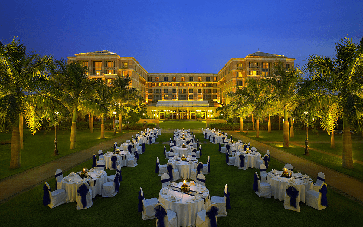 exterior-with-banquet-setup